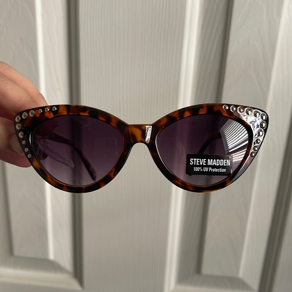NWT STEVE MADDEN TORTOISE SHELL SUNGLASSES